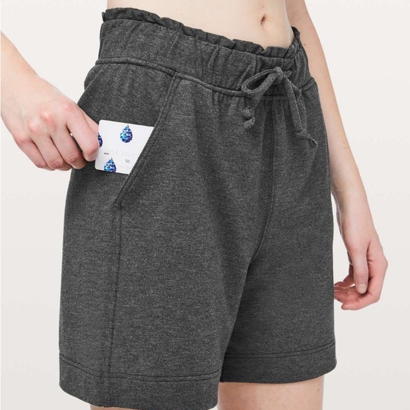 Lululemon Hello Sunday Short, Size 6 - Picture 2 of 11